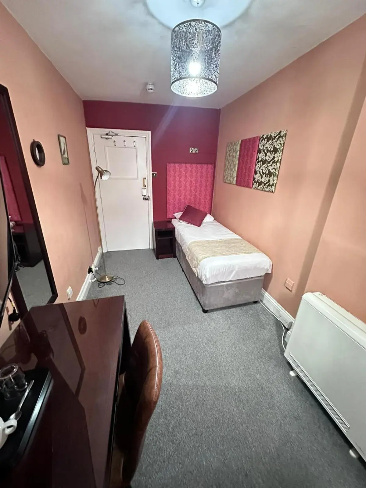 Single Room with Private External Bathroom - single occupancy in Acacia Hotel